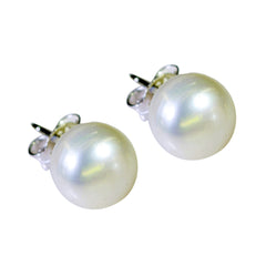Xiu White Delicate Solitaire Stud Earring