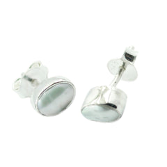 Leah White Elegant Solitaire Stud Earring