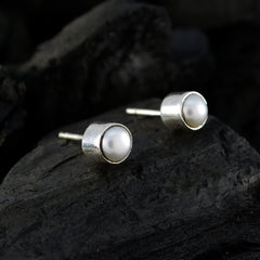 Lili White Elegant Solitaire Stud Earring