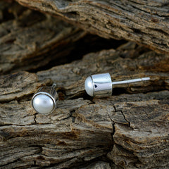 Lili White Elegant Solitaire Stud Earring