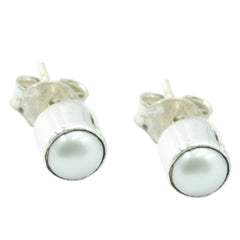Lili White Elegant Solitaire Stud Earring