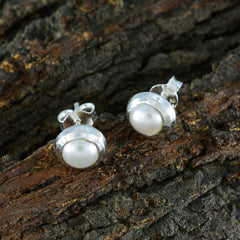 Eva White Delicate Solitaire Stud Earring