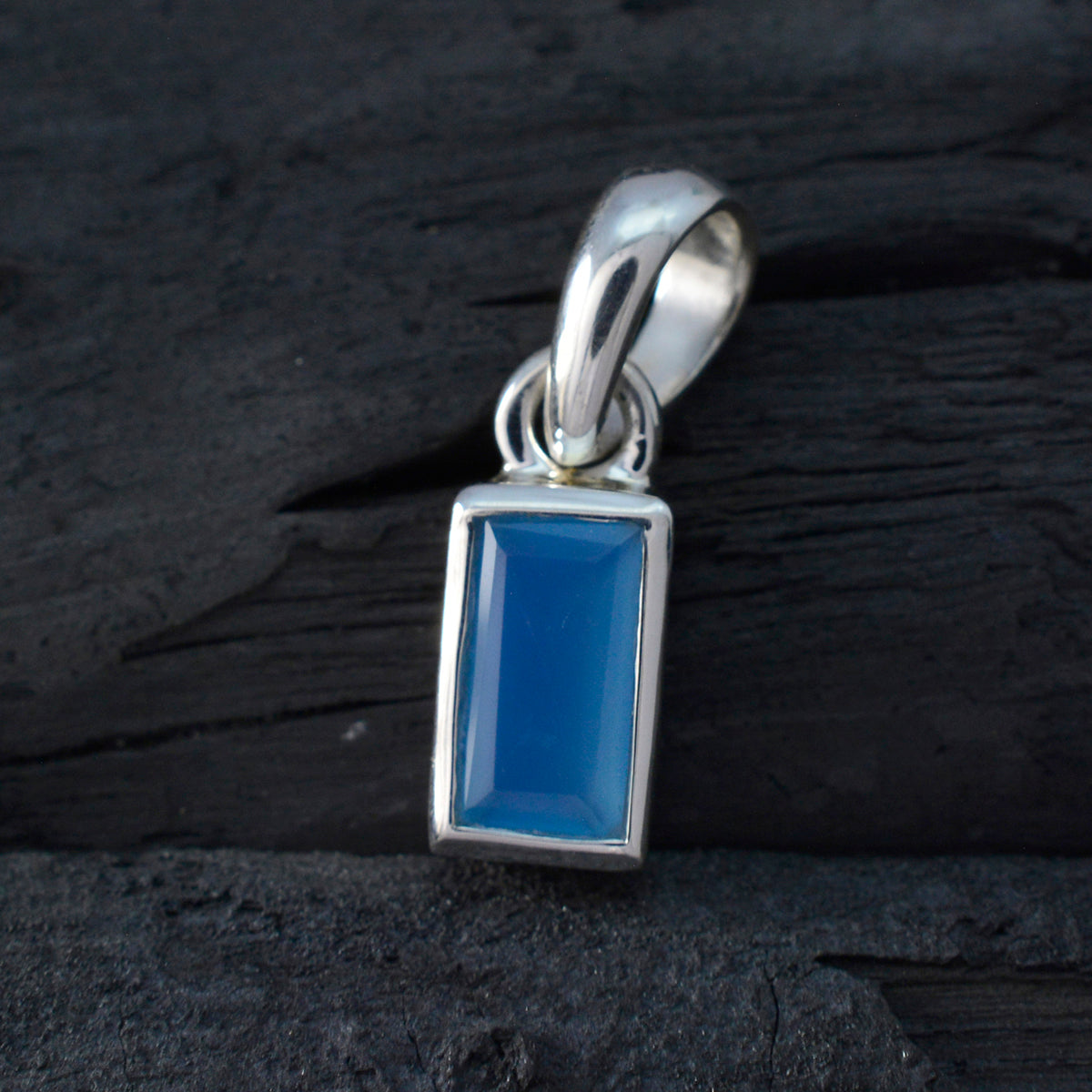 Sarah Aqua Sophisticated Delicate Pendant
