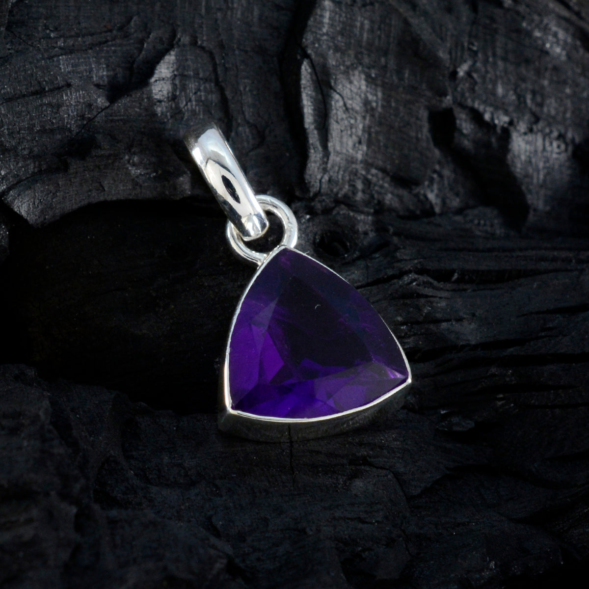 Sara Purple Romantic Dainty Pendant
