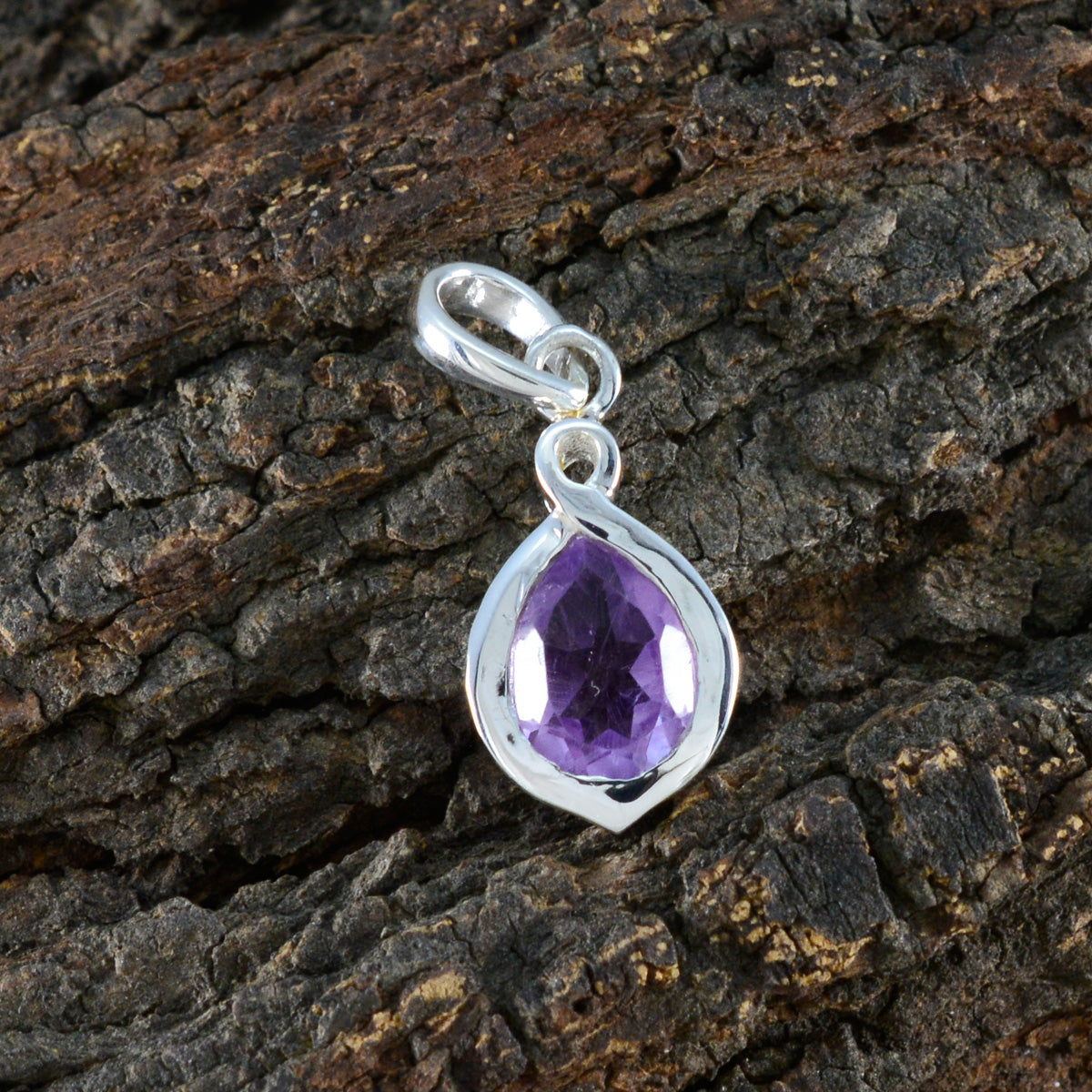 Hye-jin Purple Sophisticated Elegant Pendant