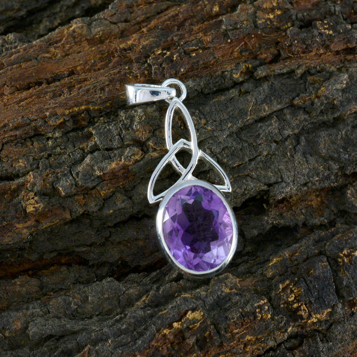 Rebeca Purple Claddagh Delicate Pendant