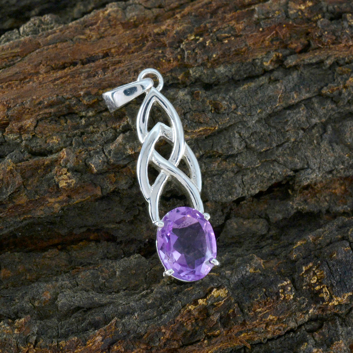 Rosa Purple Claddagh Dainty Pendant