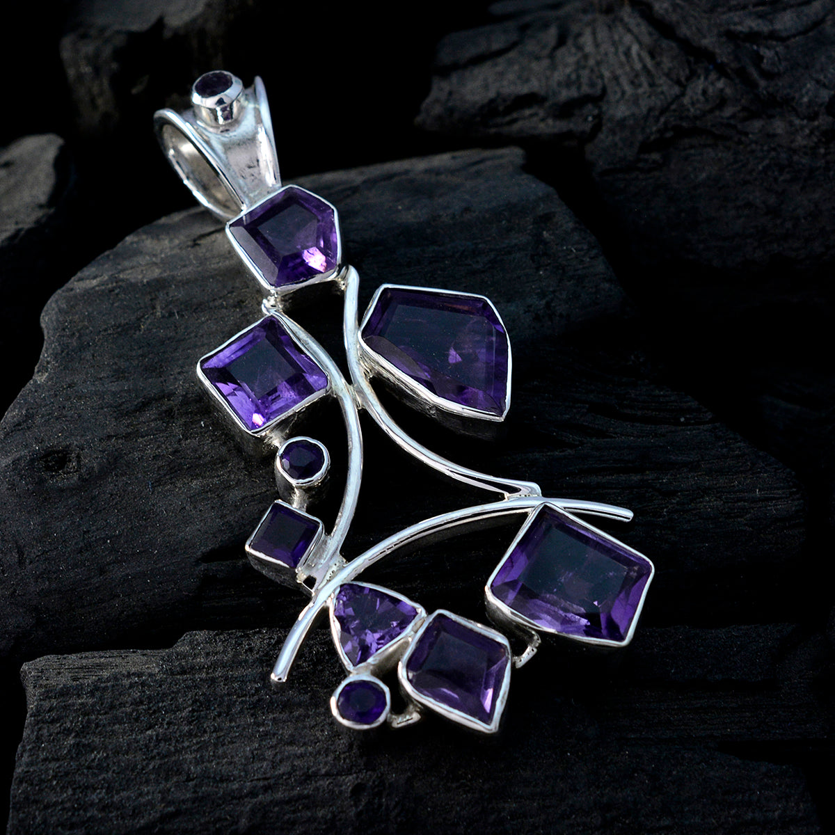 Tereza Purple Luxurious Edgy Pendant