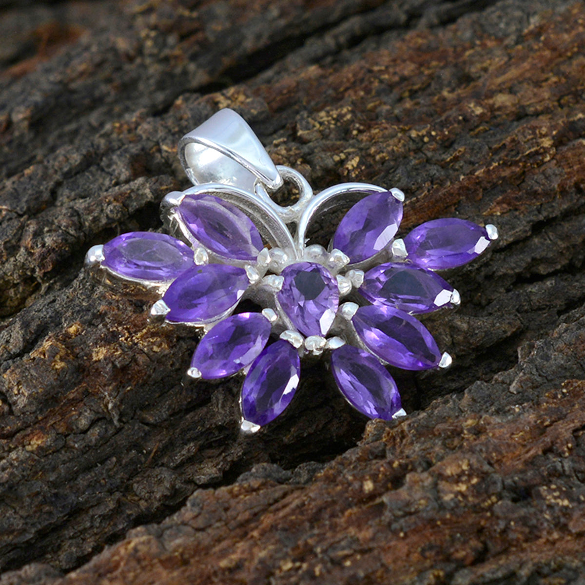 Eliza Purple Luxurious Eye-catching Pendant