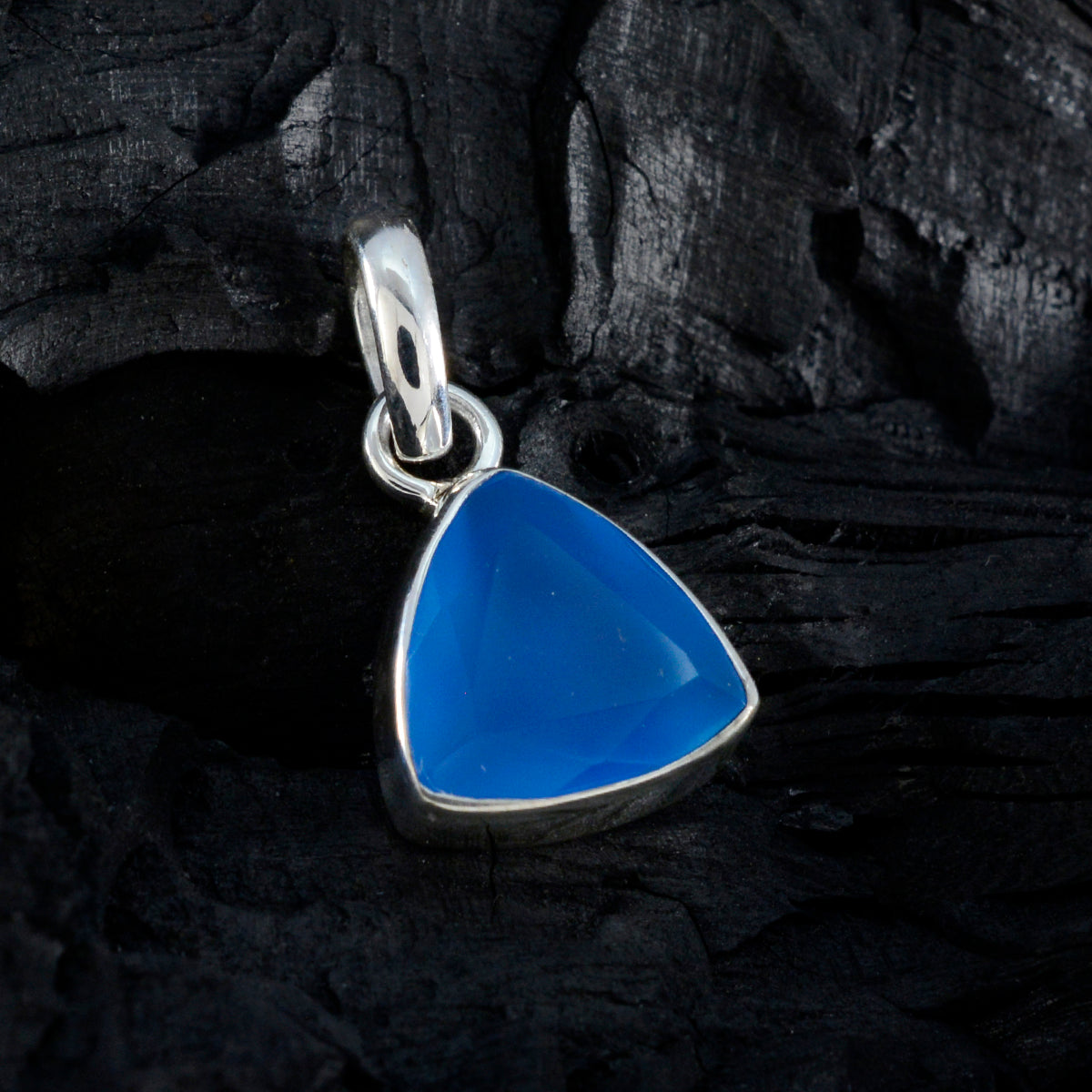 Sofía Blue Feminine Dainty Pendant