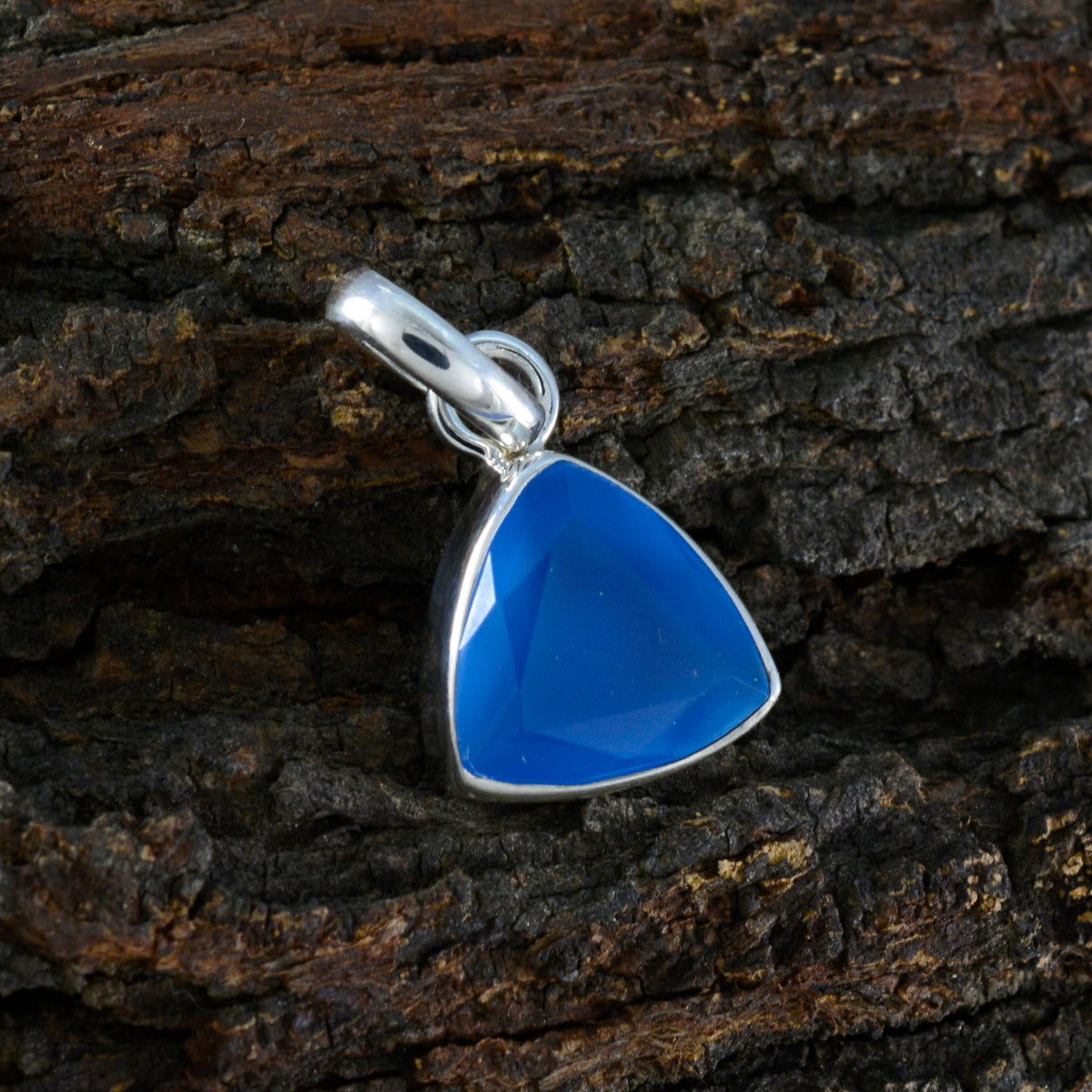 Sofía Blue Feminine Dainty Pendant