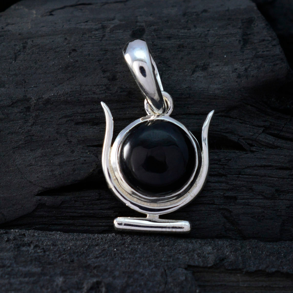 Julia Black Feminine Delicate Pendant
