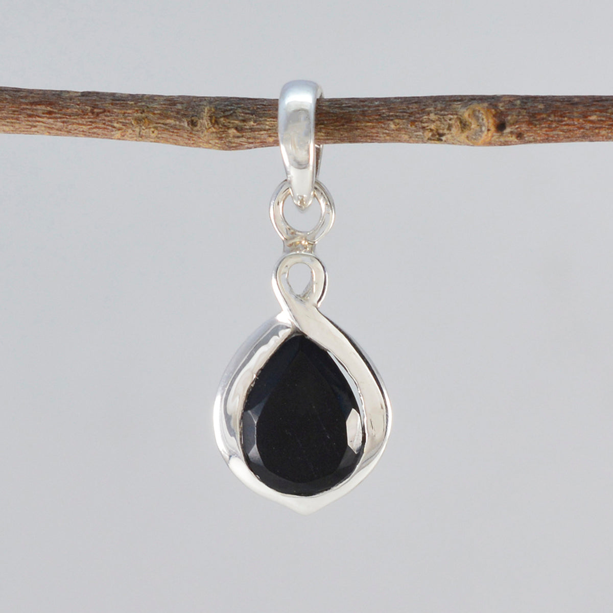Jia Black Armor Elegant Pendant