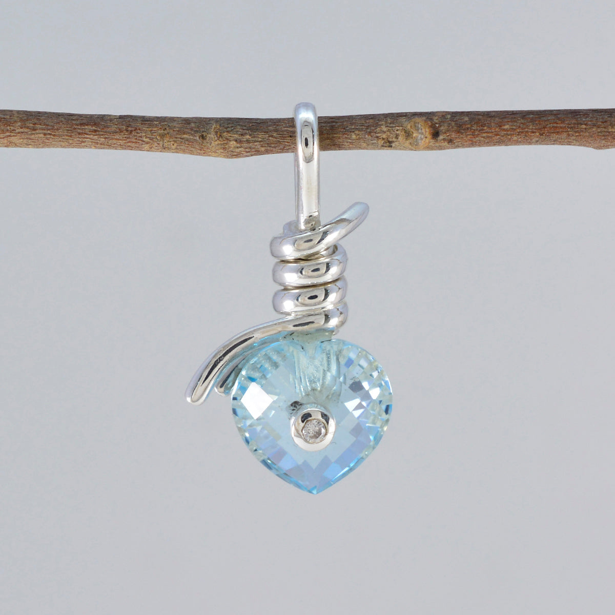 Yasmine Blue Luxurious Dainty Pendant