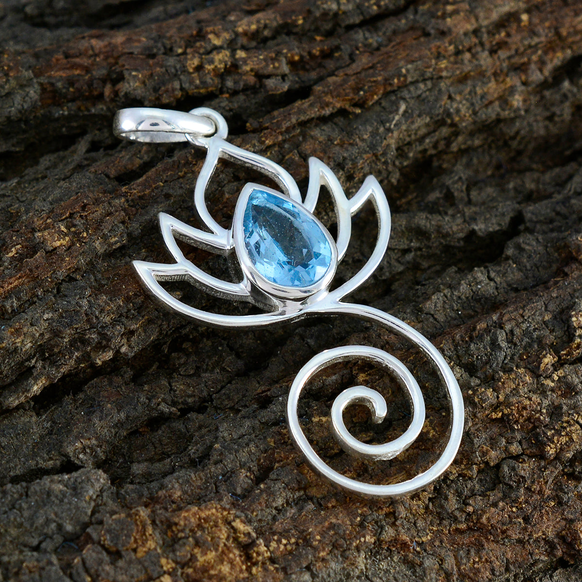 Clara Blue Rope-Wire Dainty Pendant