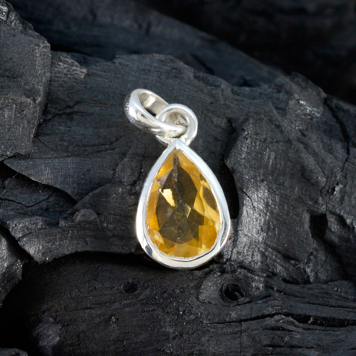 Nari Yellow Cocktail Elegant Pendant