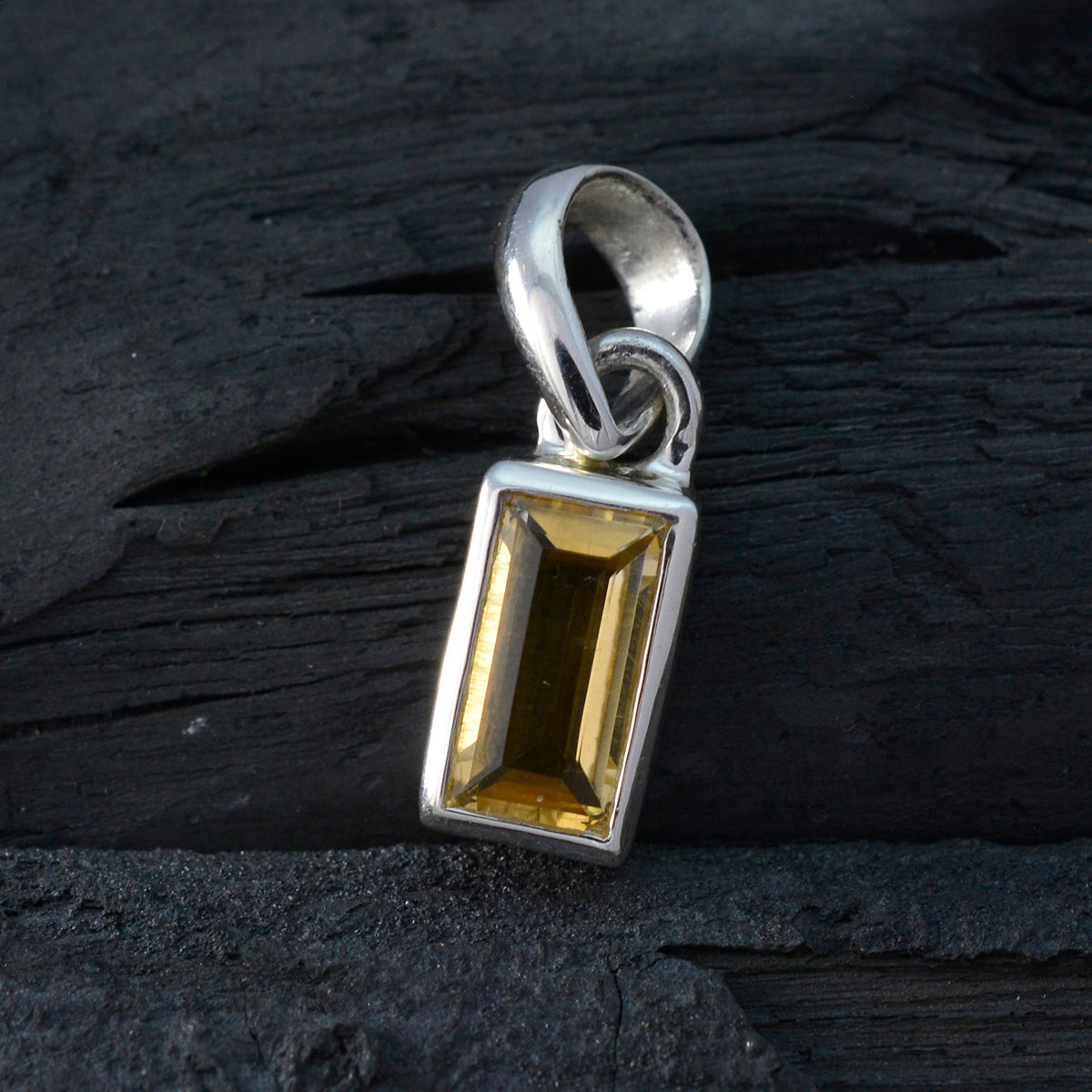 Skylar Yellow Cocktail Delicate Pendant