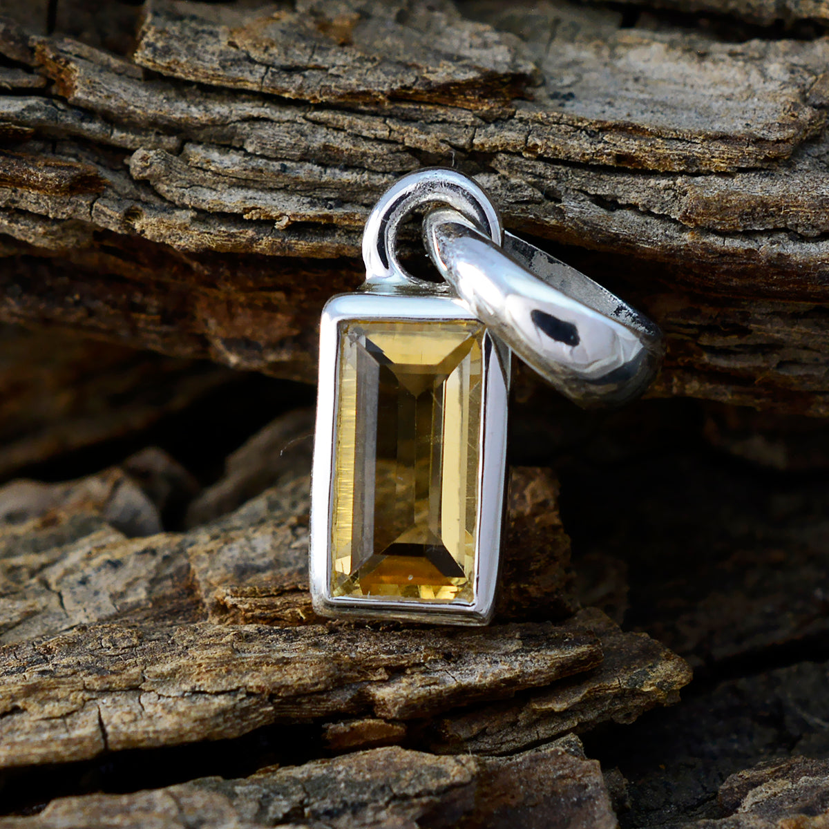 Skylar Yellow Cocktail Delicate Pendant