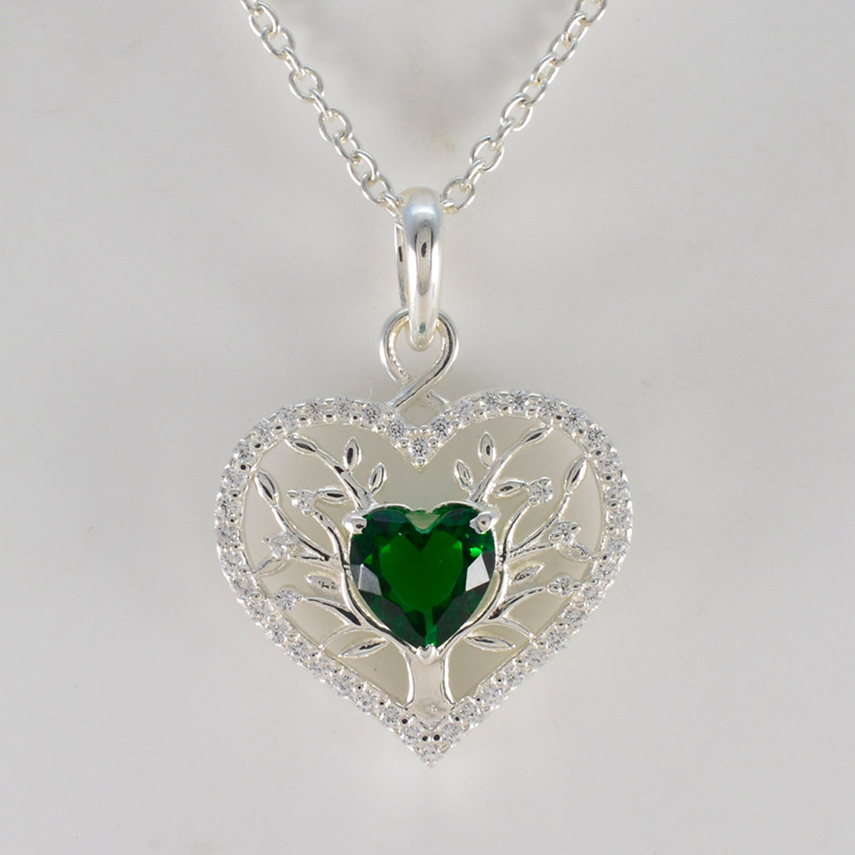 Antonia Green Victorian Tiny Pendant
