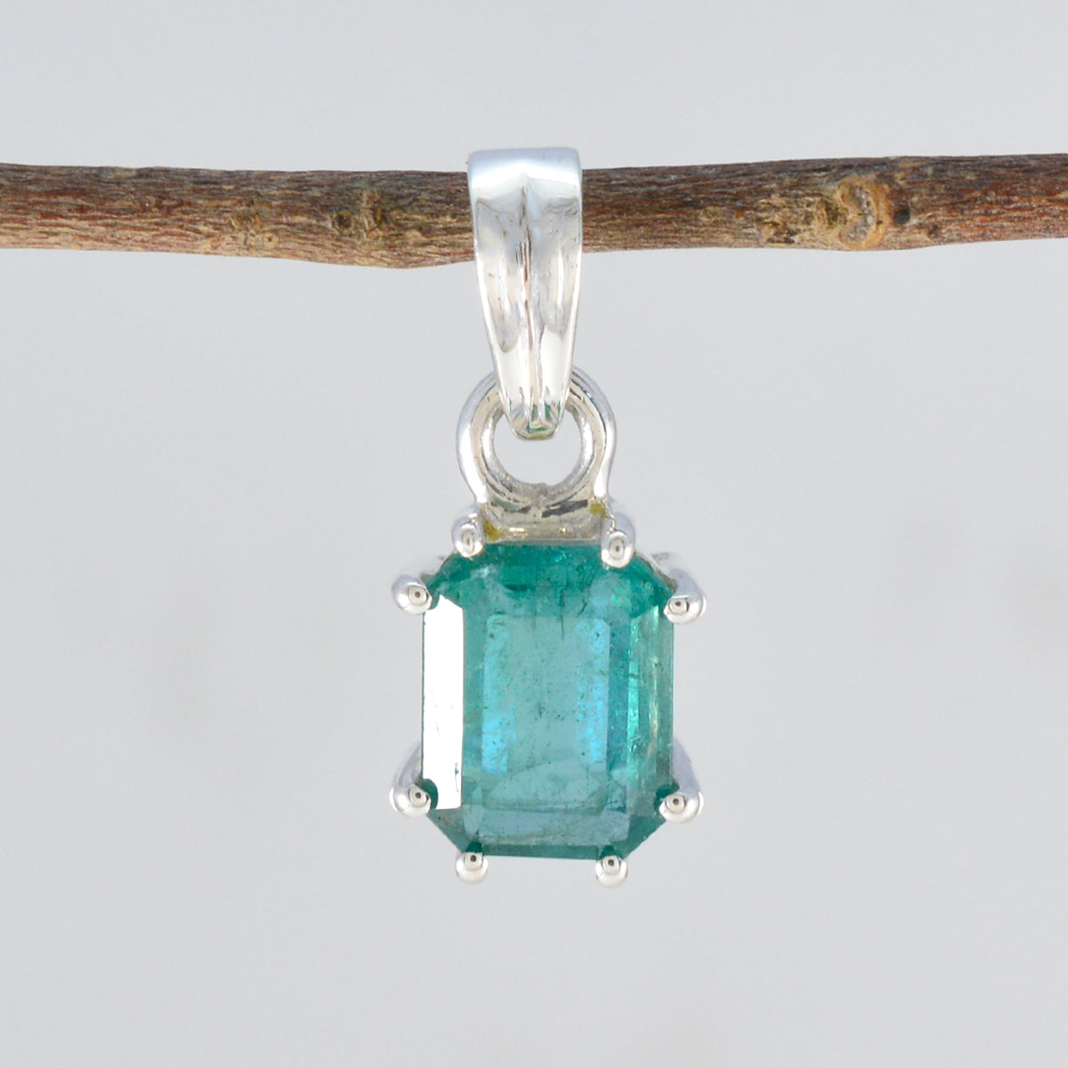 Zoe Green Romantic Delicate Pendant