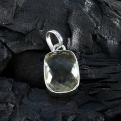 Amelia Light Green Heart Whisper-thin Pendant