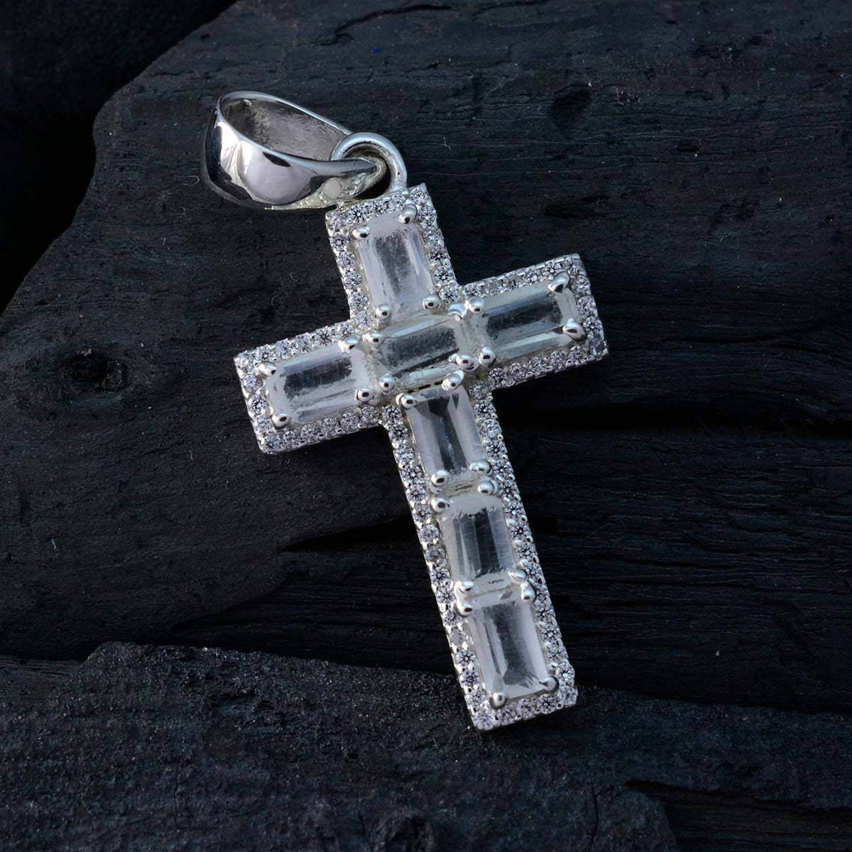 Julia Light Green Armor Whisper-thin Pendant