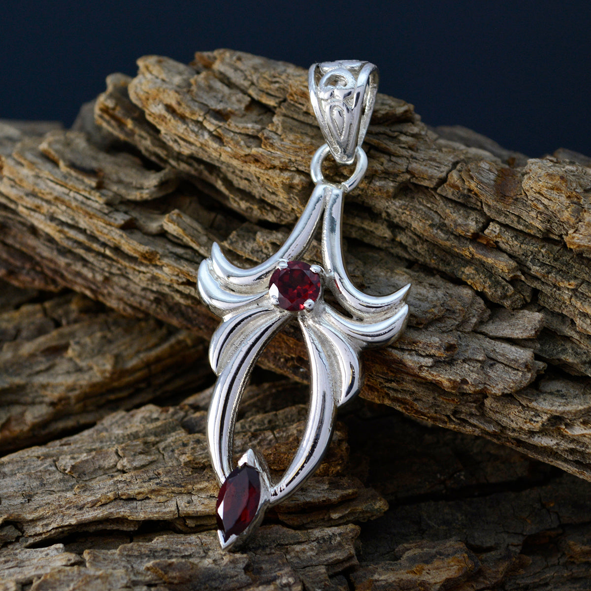 Laura Red Fairytale Slim Pendant