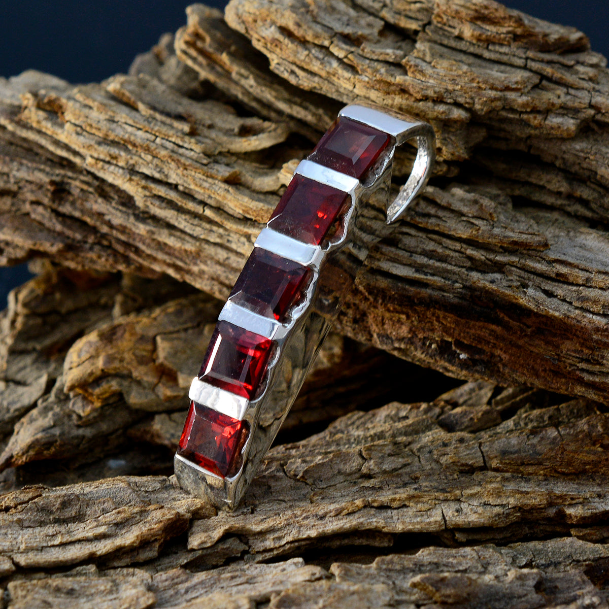 Aaliyah Red Luxurious Minimal Pendant