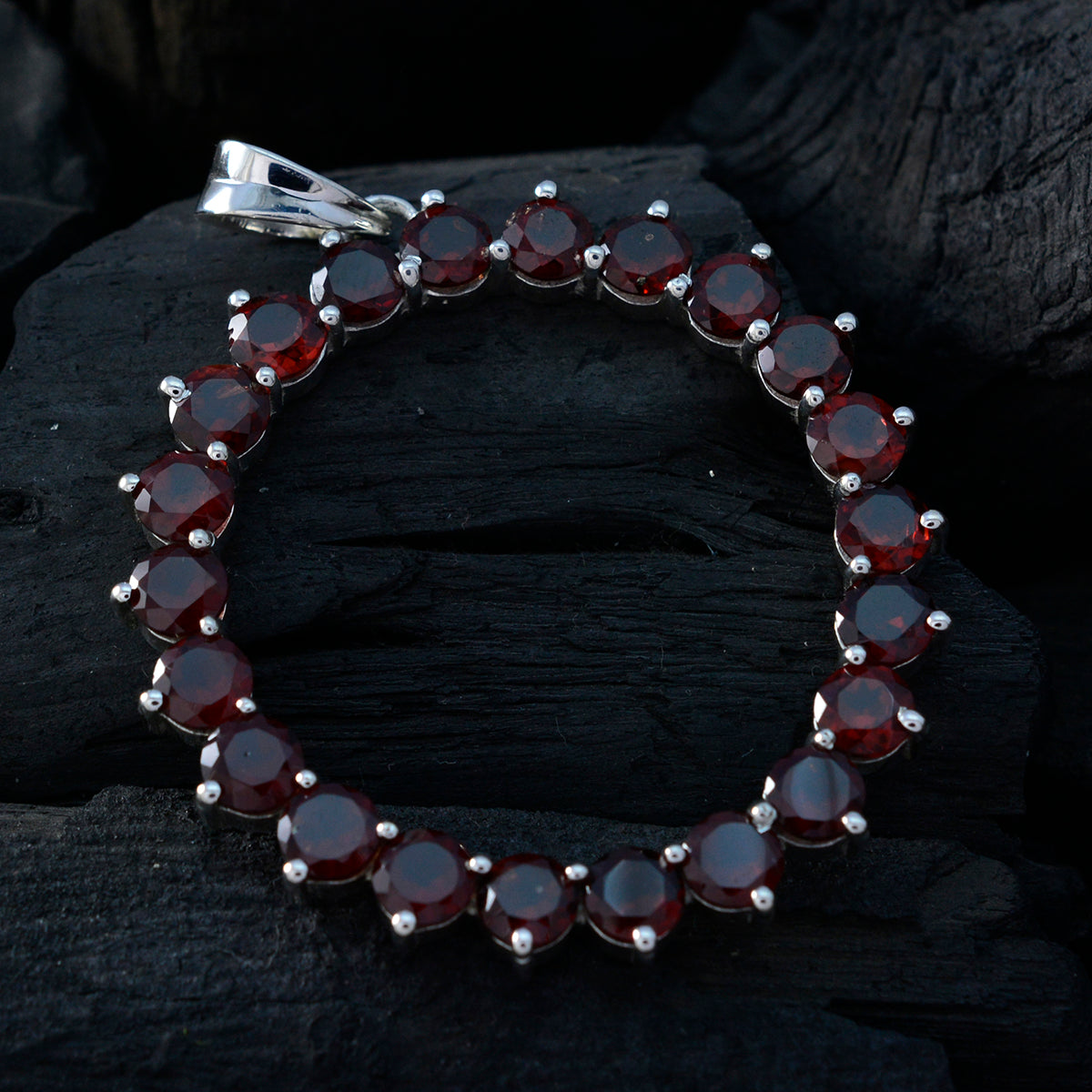 Fernanda Red Bubble Essential Pendant