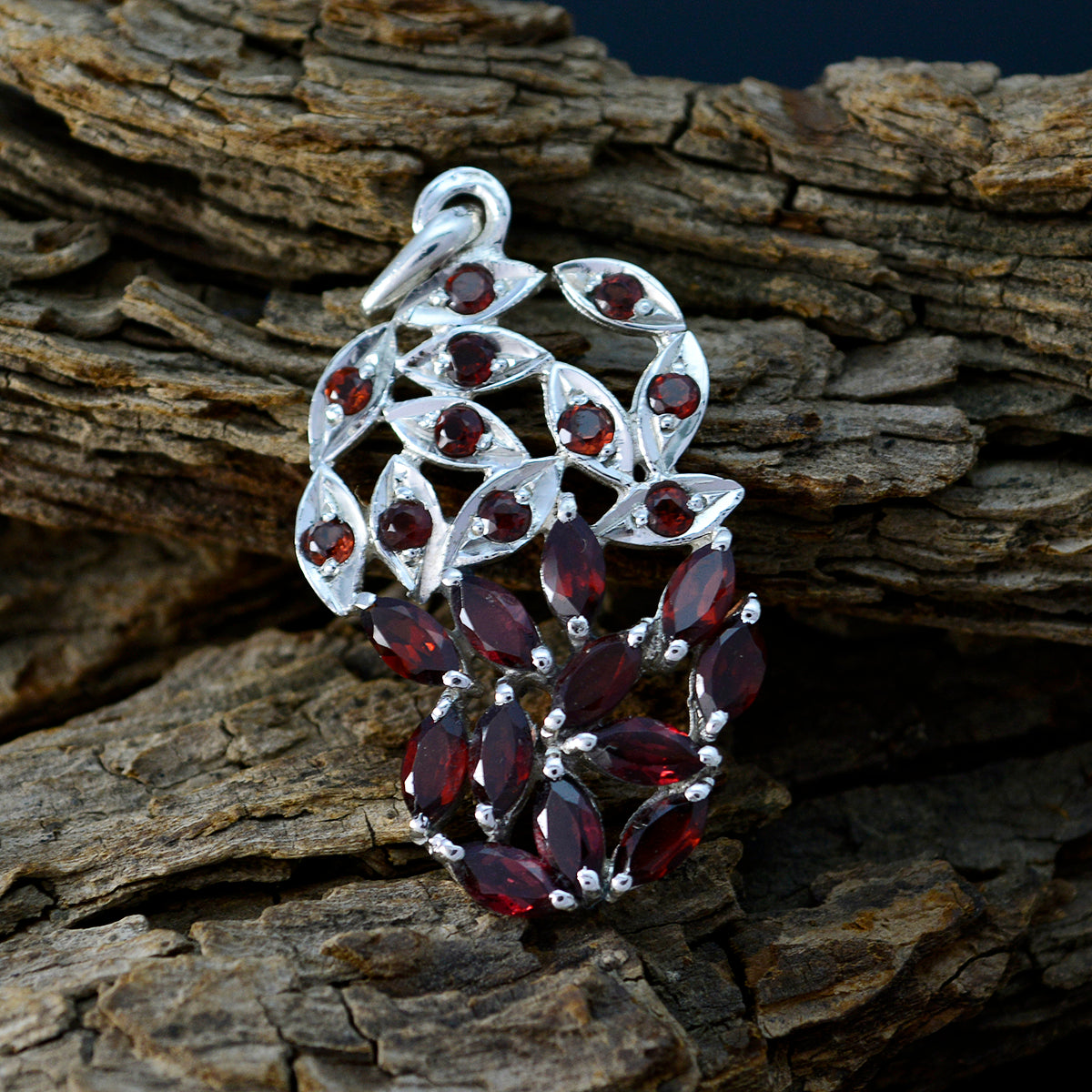 Lucy Red wedding Whisper-thin Pendant