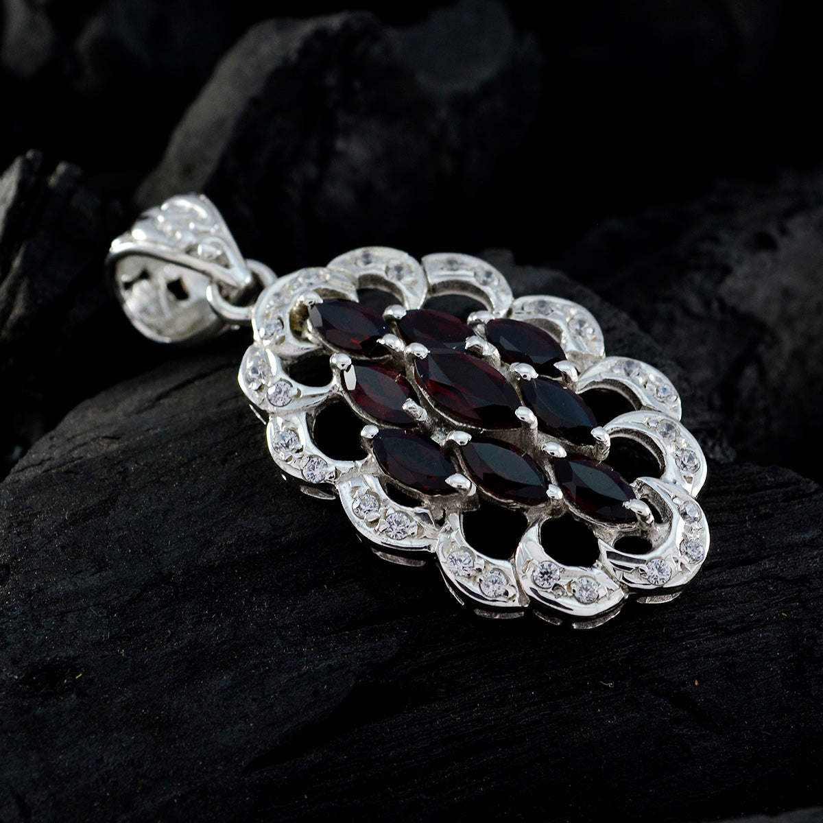 Araya Red Luxurious Slim Pendant