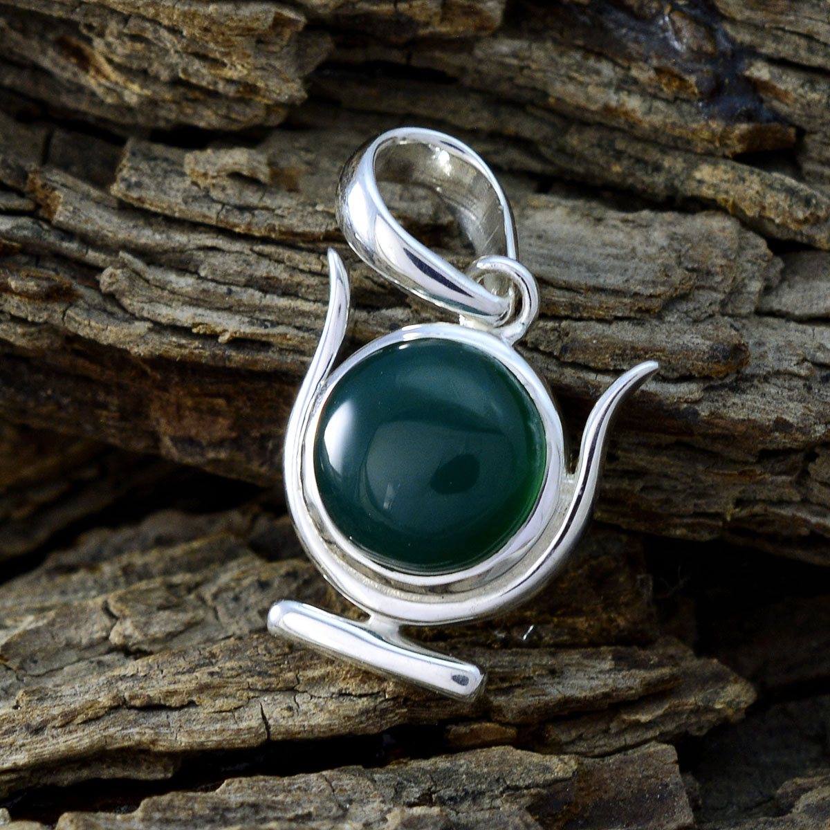 Kennedy Green Luxurious Delicate Pendant