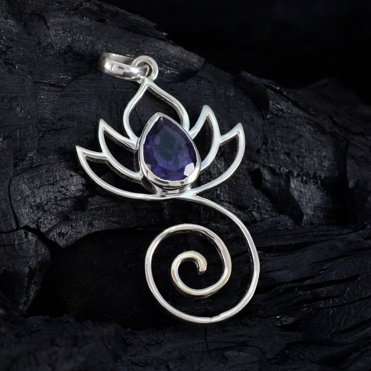 Dayana Blue Rope-Wire Dainty Pendant