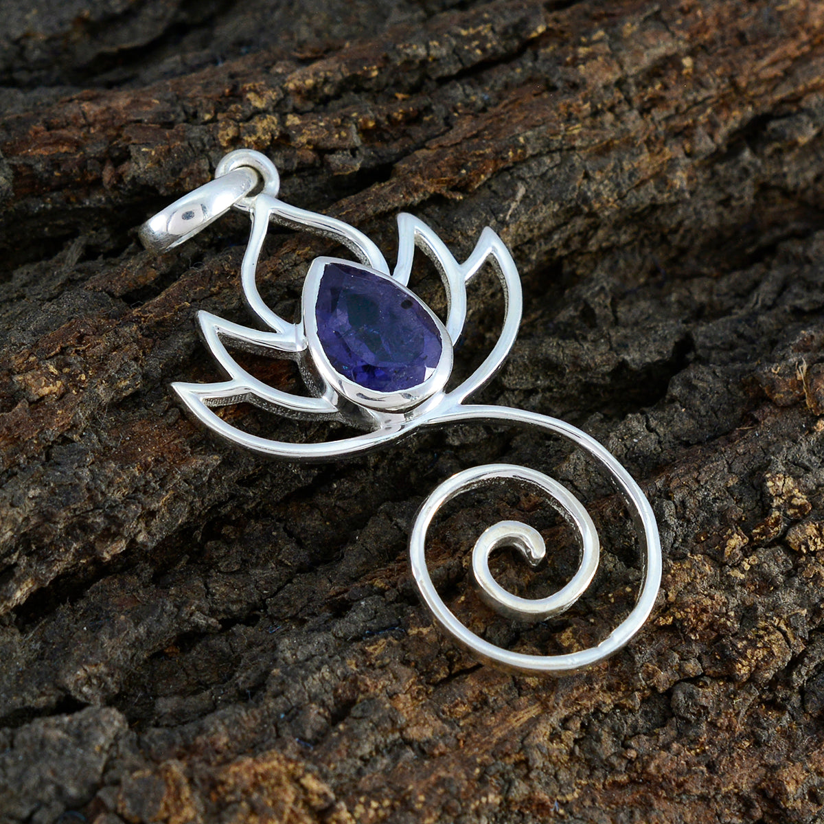 Dayana Blue Rope-Wire Dainty Pendant