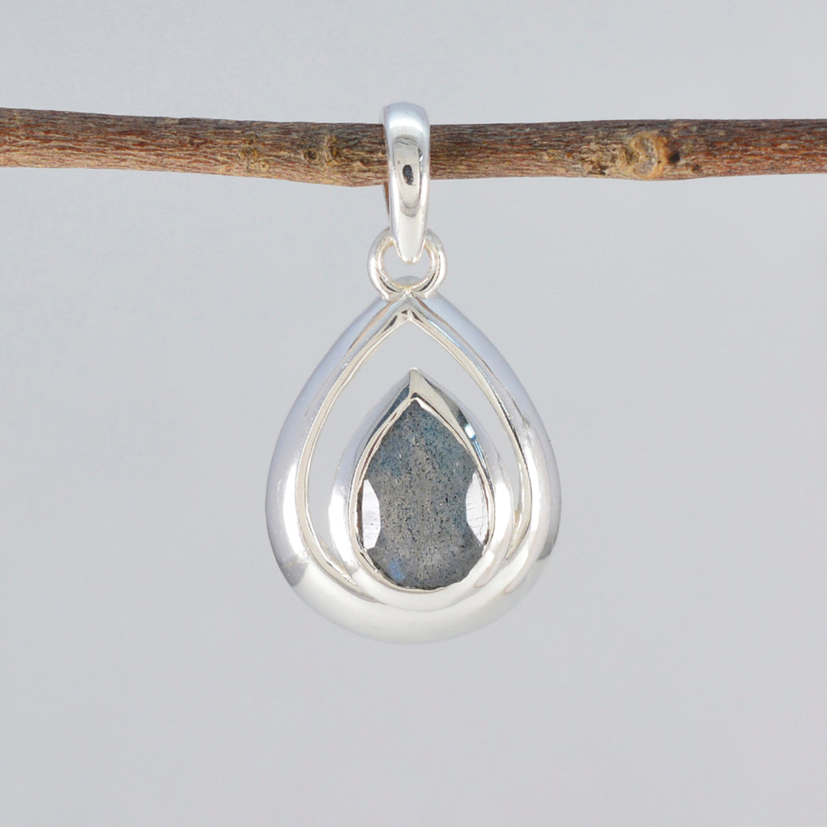 Nayara Grey Luxurious Delicate Pendant