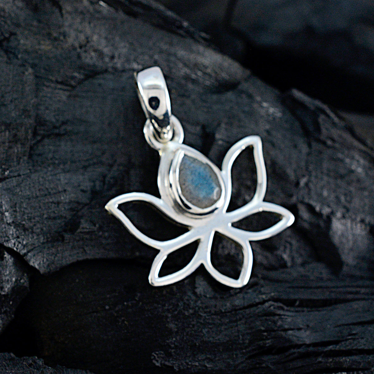 Ida Grey Rope-Wire Delicate Pendant