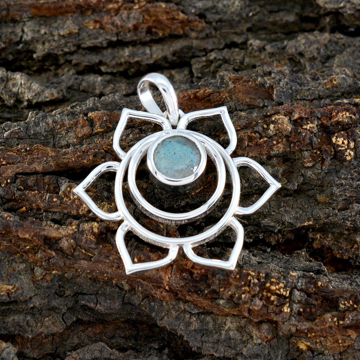 Inès Grey Rope-Wire Dainty Pendant