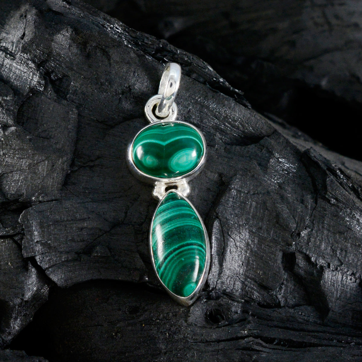 Grace Green Abstract Whisper-thin Pendant