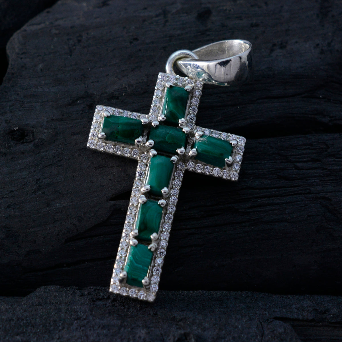 Katarina Green Cocktail Whisper-thin Pendant