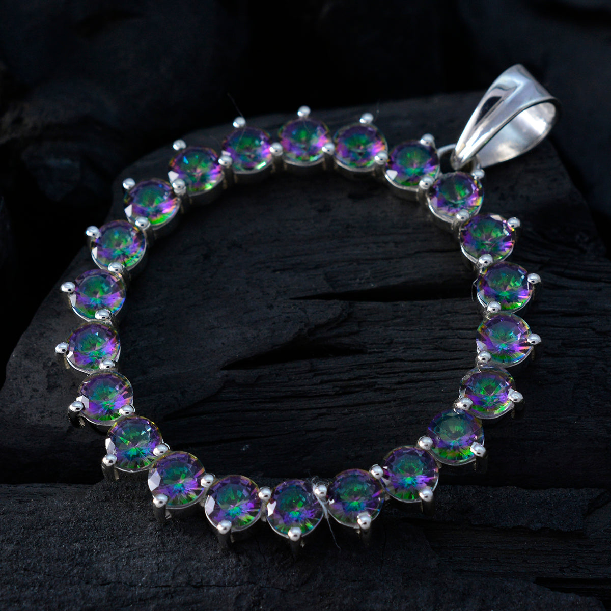 Isadora multicolor Engagement Essential Pendant