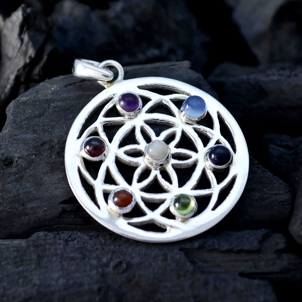 Skylar multicolor antique Edgy Pendant