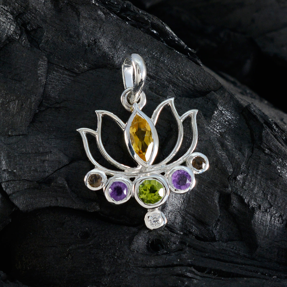 Sara multicolor Rope-Wire Dainty Pendant
