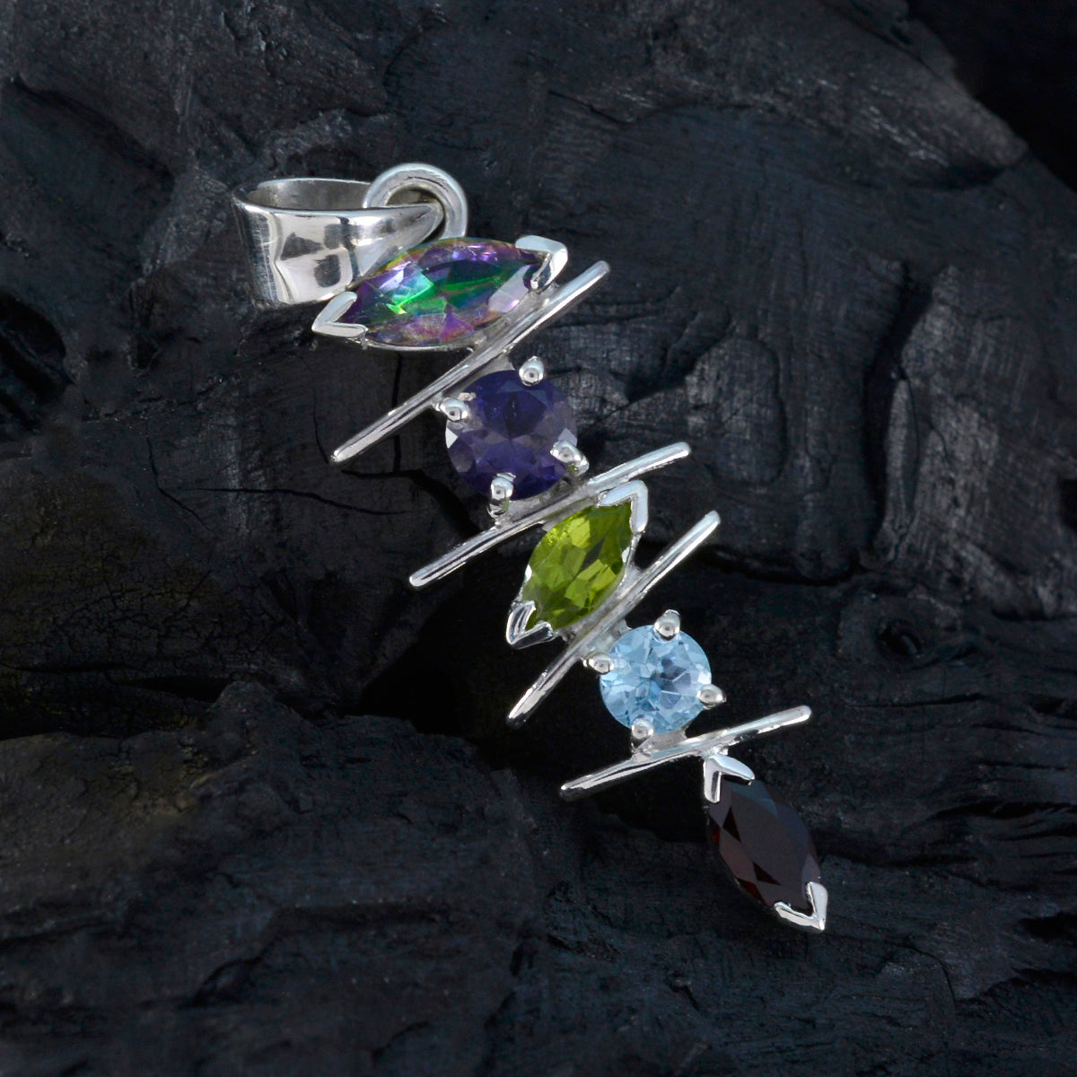 Dayana multicolor Trendy Tiny Pendant