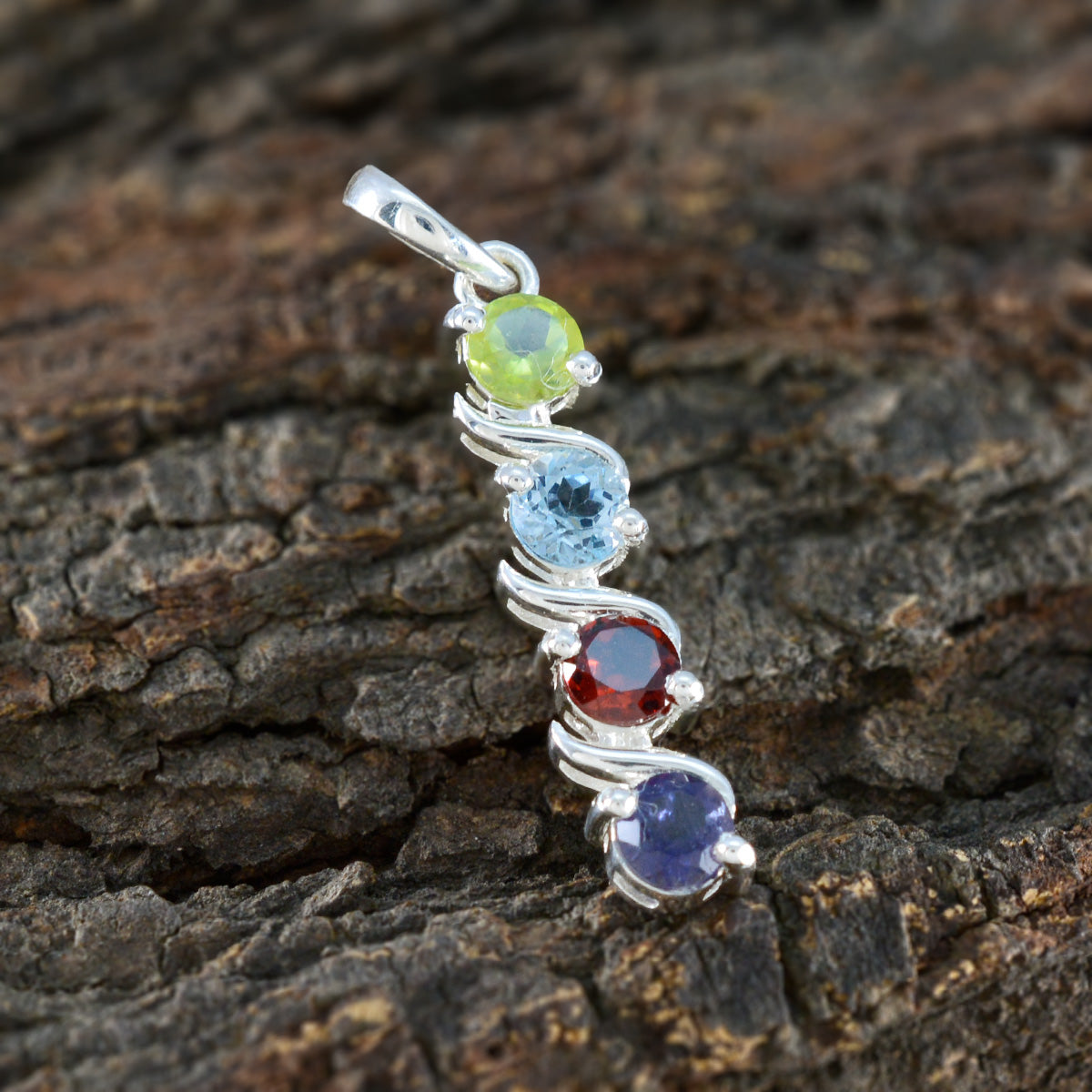 Zoey multicolor Armor Delicate Pendant