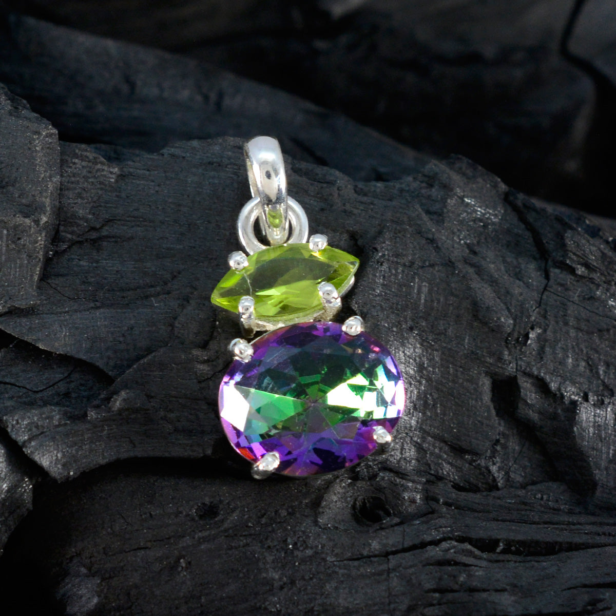 Yasmin multicolor Glamorous Delicate Pendant