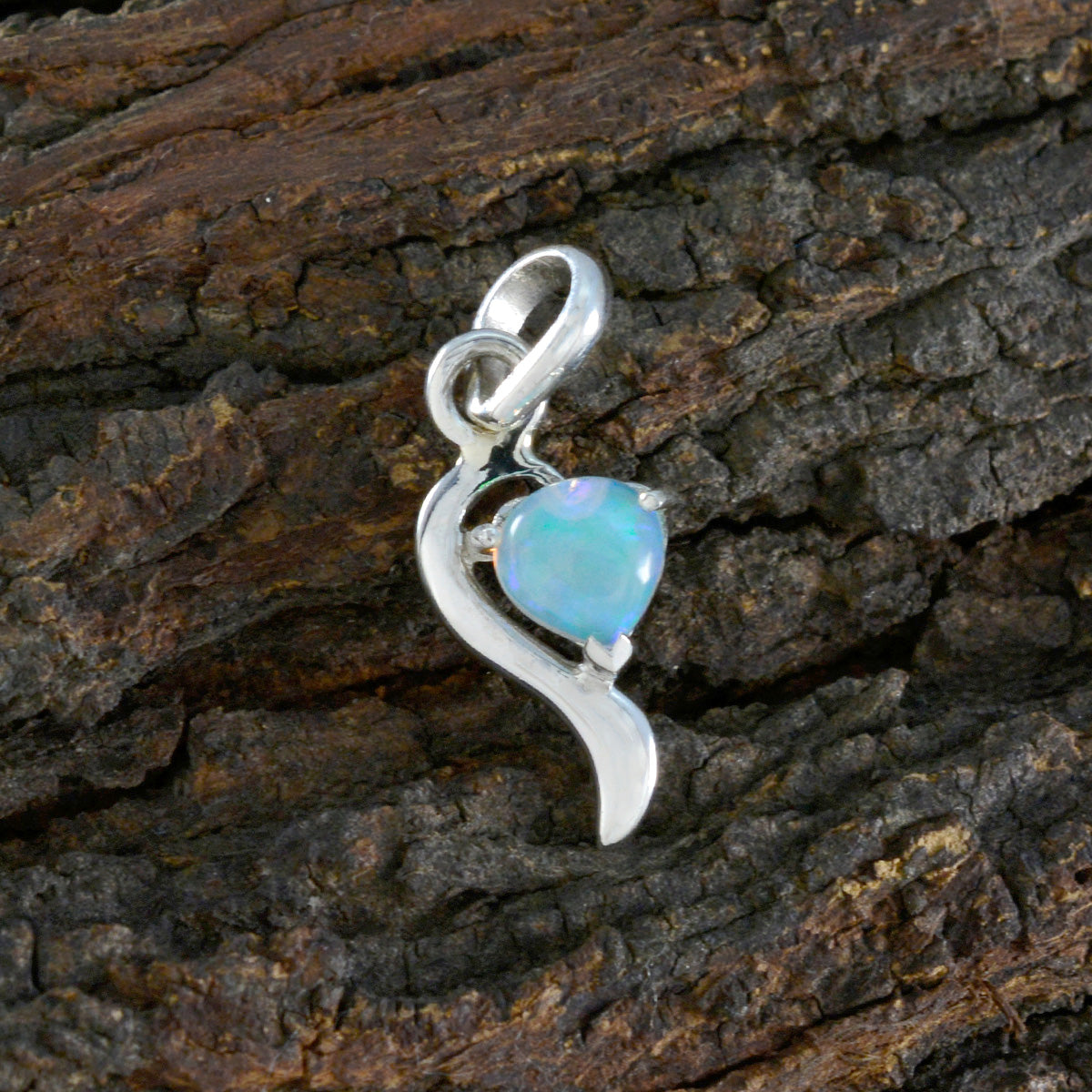 Yuna White valentine Minimalist Pendant