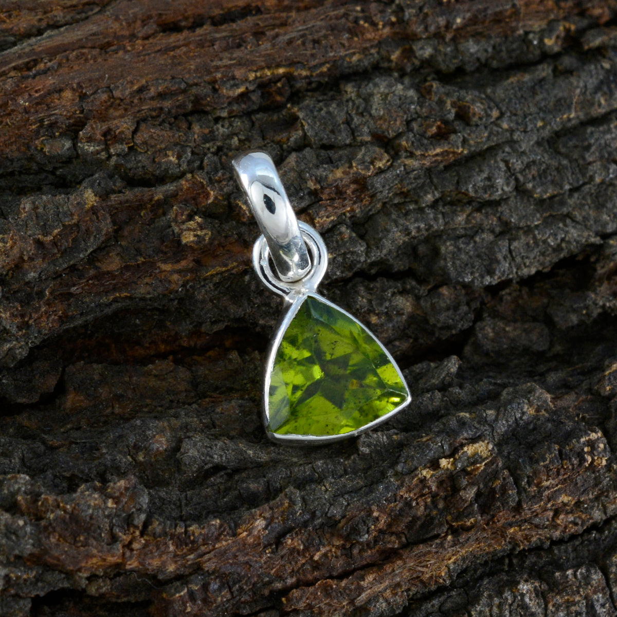 Valentina Green Fairytale Dainty Pendant