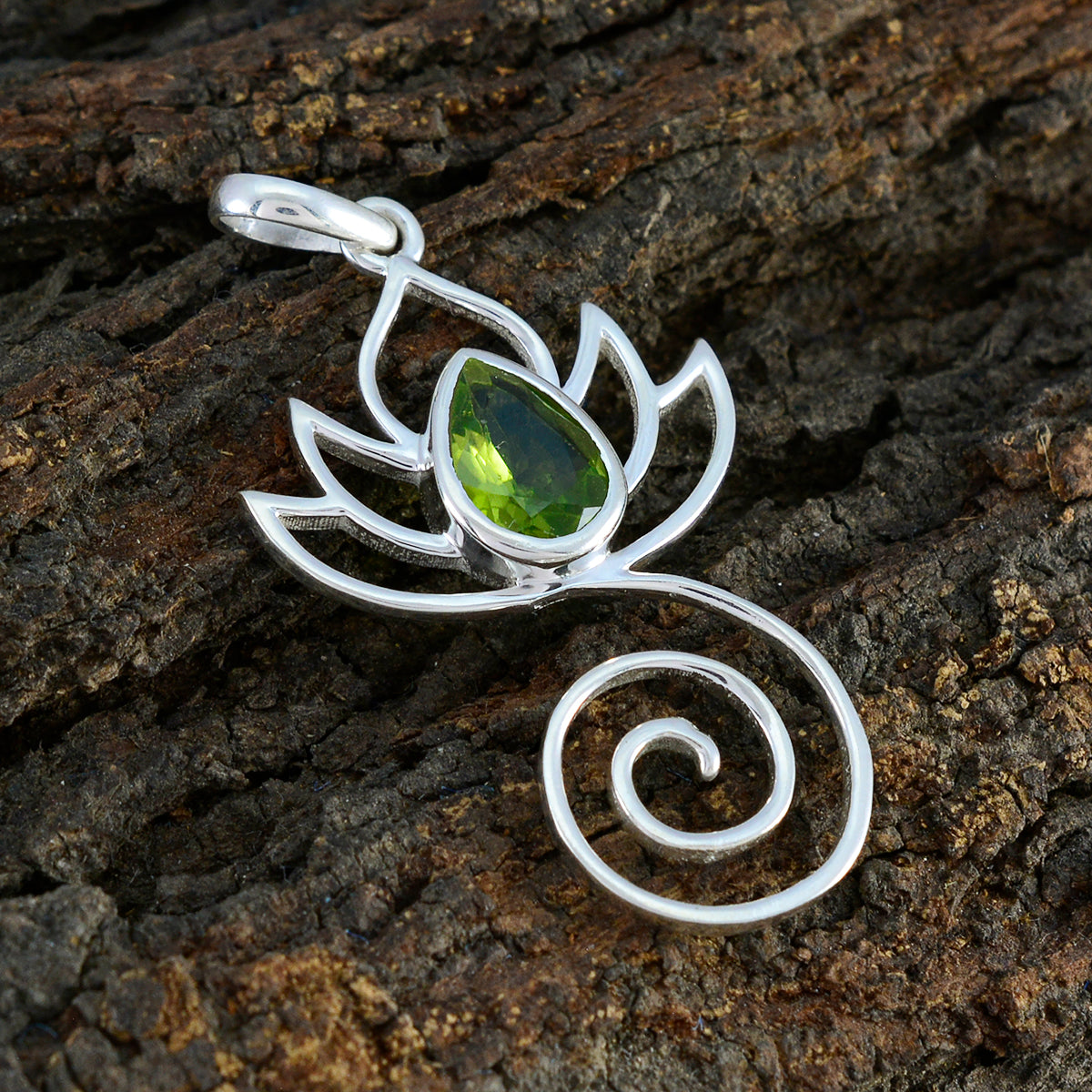 Fernanda Green Rope-Wire Dainty Pendant