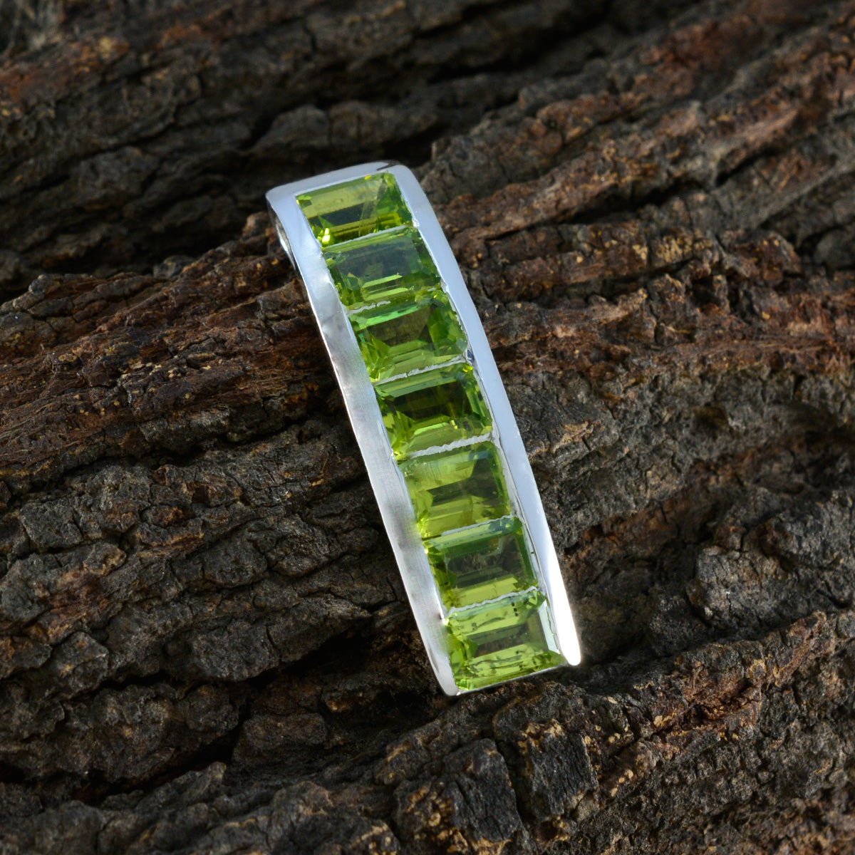 Ángeles Green Fairytale Minimal Pendant
