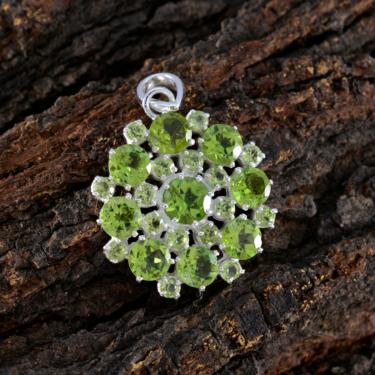 Katarina Green Romantic Essential Pendant